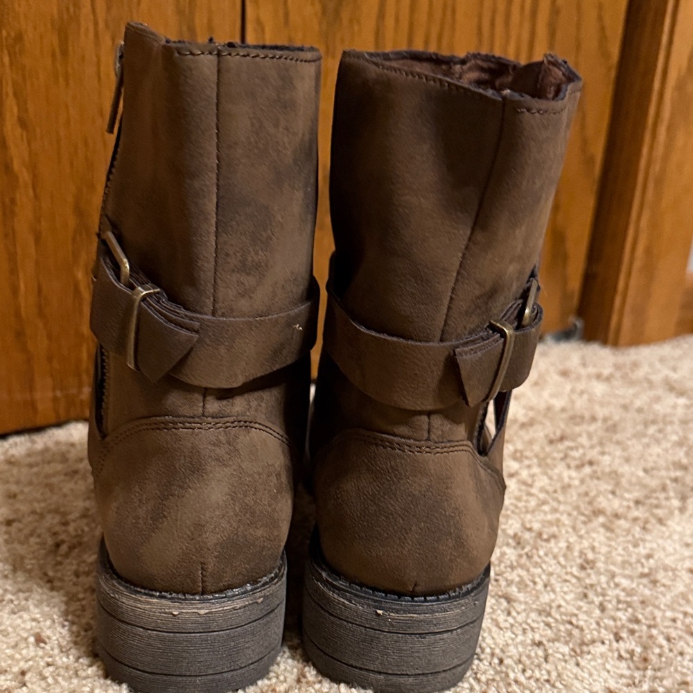Rocket Dog Brown Ankle Boots - Picture 4 of 5
